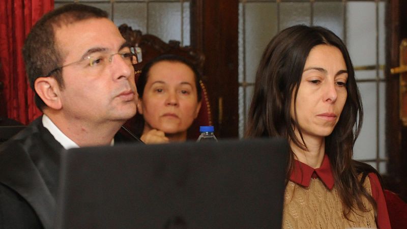La desaparición "voluntaria" del abogado de Raquel Gago obliga a suspender el juicio de Isabel Carrasco