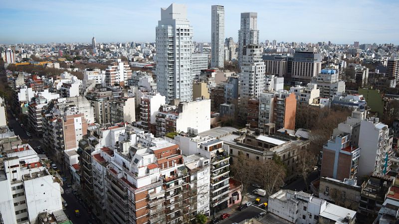 El Gobierno argentino retira los subsidios a la electricidad lo que provocará subidas en el recibo de hasta el 300%