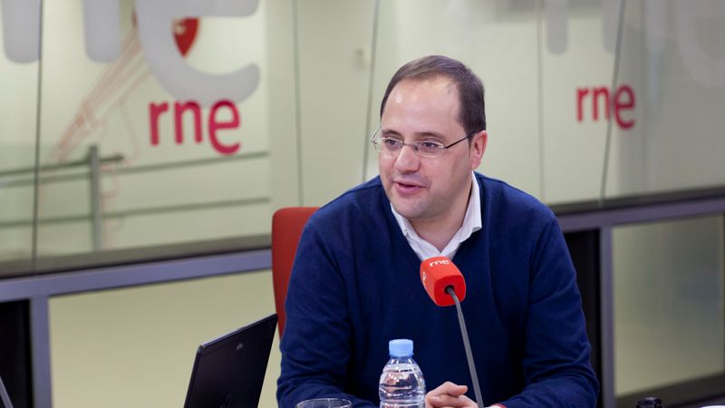 El PSOE y el PP se acusan mutuamente de "inmovilismo" y de estar en precampaña