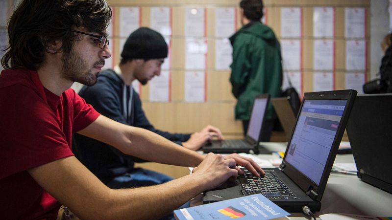 La tasa de paro de la eurozona cierra el año en el 10,4%, un punto menos que a finales de 2014