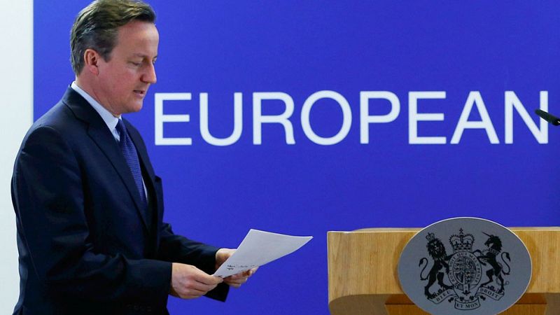 Bruselas ofrece a Londres un "freno de emergencia" para limitar las ayudas sociales a ciudadanos europeos