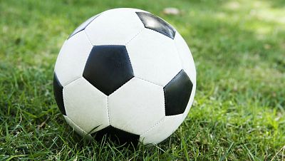 España vuelta y vuelta - Mandianes: " El fútbol enmascara la fe de aquellos que se declaran no creyentes" - Escuchar ahora