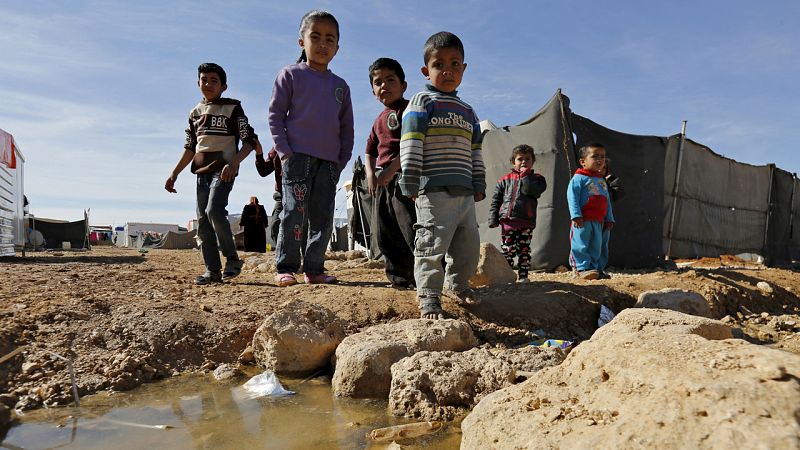 Casi seis millones de niños desplazados en Siria podrían convertirse en una "generación perdida"