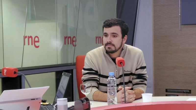 Garzón dice que un Gobierno en España "tiene que desobedecer" a la "antigua Troika"