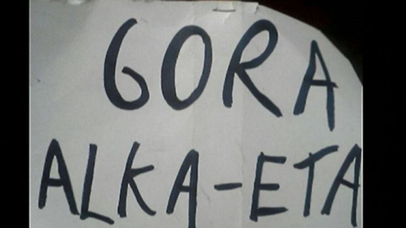 Detenidos dos actores por mostrar un cartel con 'Gora ALKA-ETA' en un espectáculo del Carnaval de Madrid *