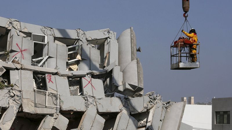 TaiwTaiwán acelera el rescate para salvar a posibles supervivientes del terremoto