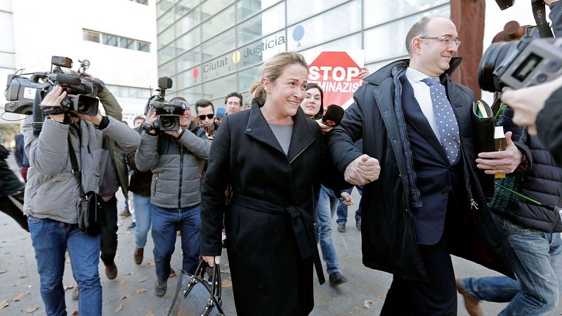 El juez mantiene imputados por blanqueo a seis concejales del PP de Valencia y dos asesores
