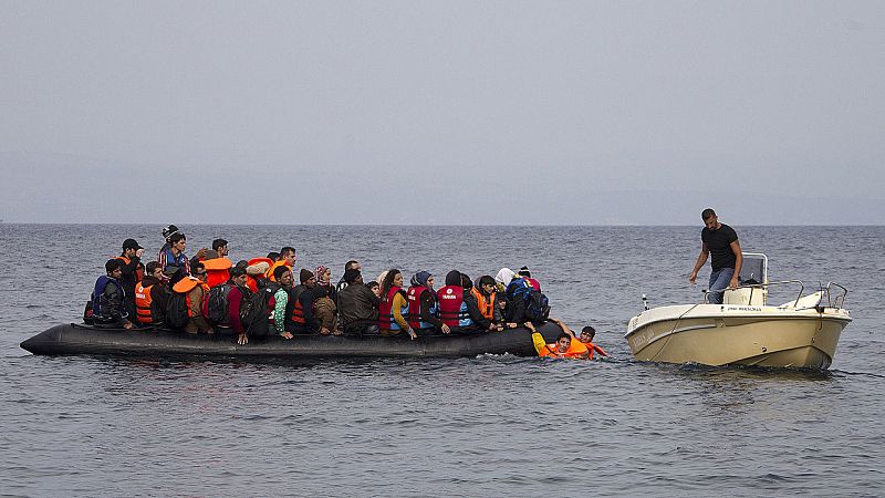 Al menos 33 muertos en dos naufragios de refugiados ante las costas turcas