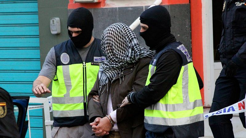 Prisión para seis de los siete presuntos yihadistas detenidos en España por enviar armas al Estado Islámico