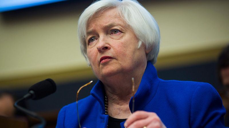 Yellen no cree que sea "necesario" volver a rebajar los tipos de interés pese a la volatilidad de los mercados