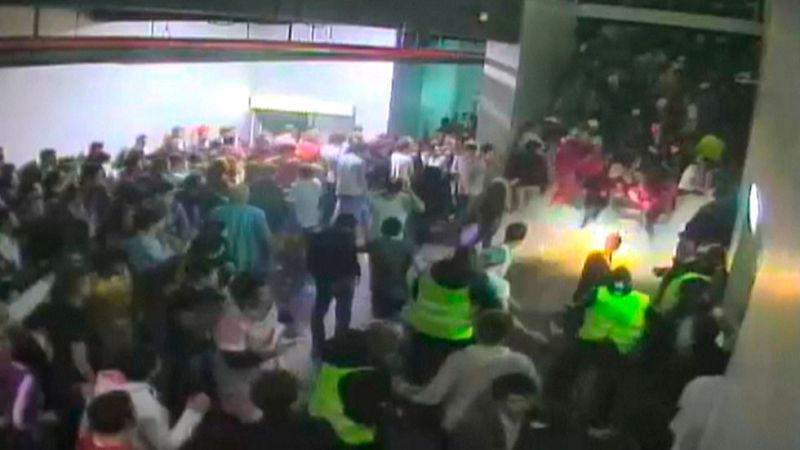 Los asistentes al Madrid Arena culpan a los vigilantes de Kontrol 34 de no ayudar en la avalancha mortal