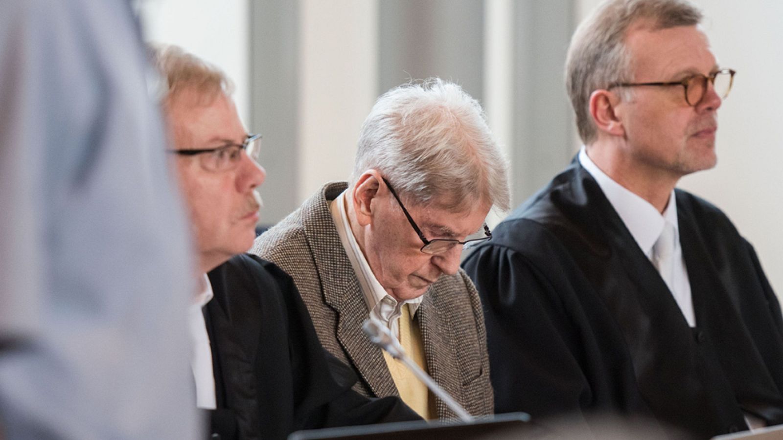 Reinhold Hanning de 94 años, ex SS y guardián en Auschwitz, juzgado por colaboración en el Holocausto