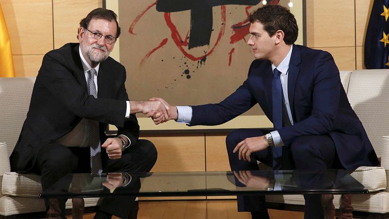 El PP dice que Rajoy y Rivera hablaron por teléfono el martes y C's lo niega