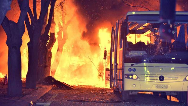 Al menos 28 muertos en un ataque con coche bomba en el barrio militar de Ankara