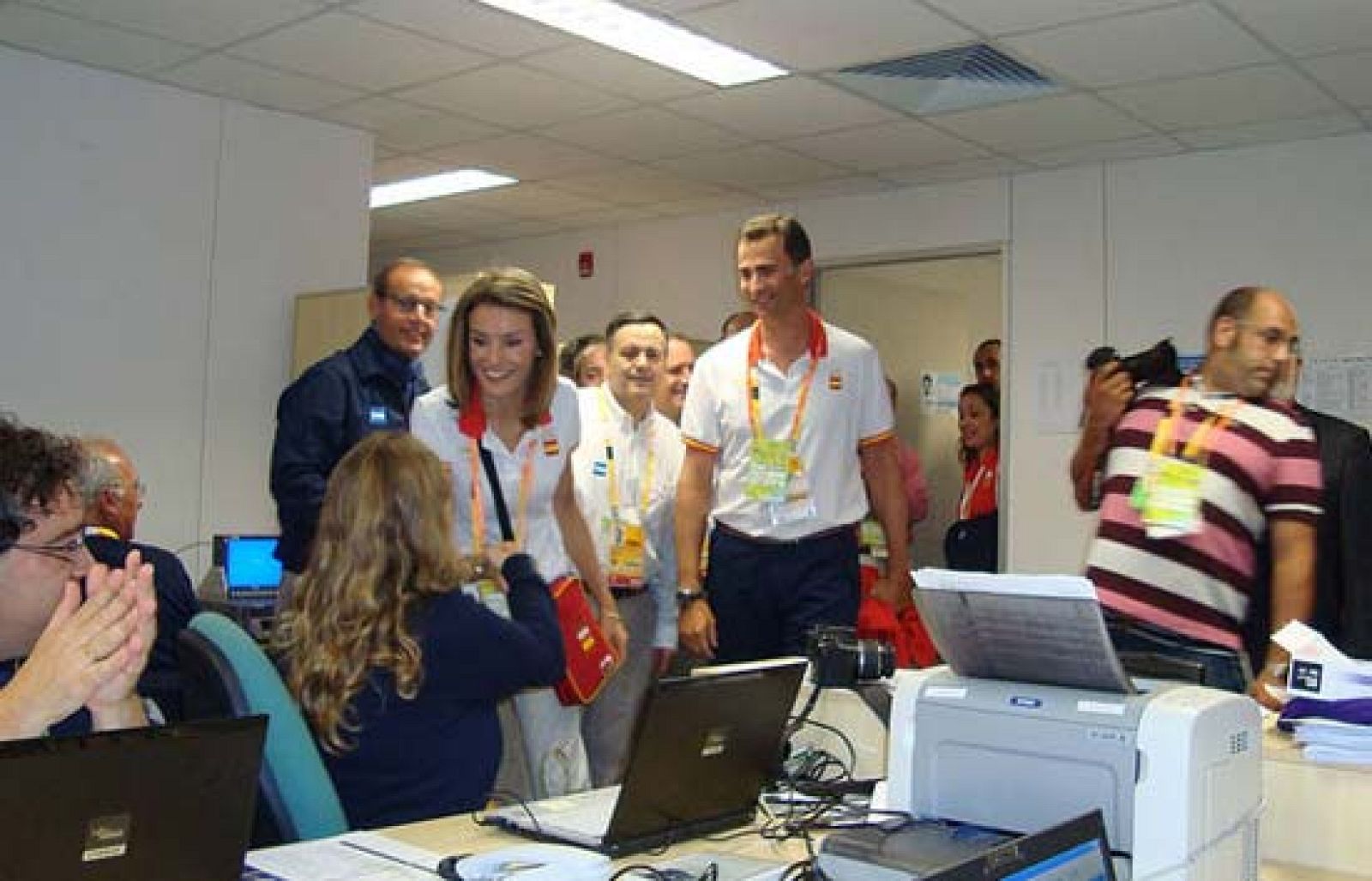 El Príncipe visita el centro de TVE en Pekín | Ver