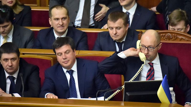 Ucrania podría convocar nuevas elecciones tras la ruptura de la coalición gobernante