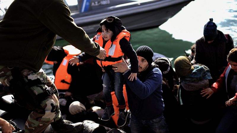 Dos niños refugiados mueren ahogados cada día en el Mediterráneo al intentar llegar a Europa
