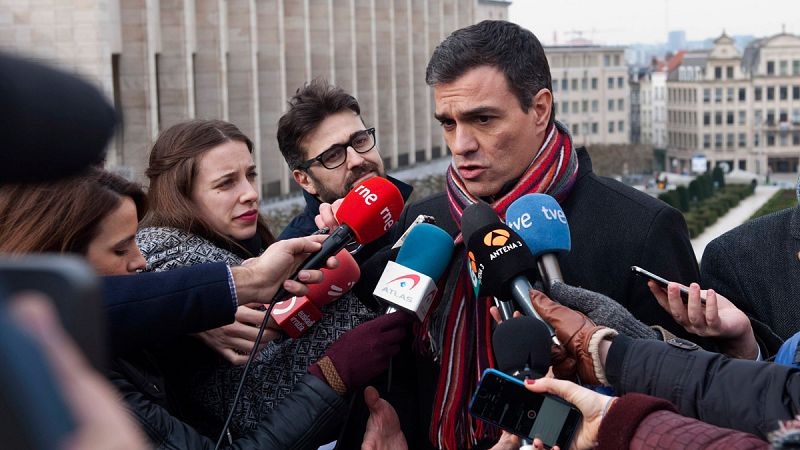 Pedro Sánchez acepta la reunión a cuatro de PSOE, Podemos, IU y Compromís