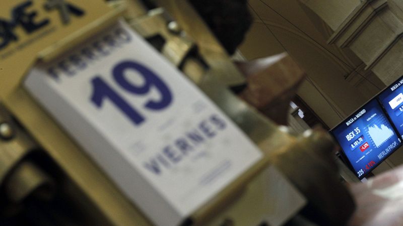 El IBEX 35 baja un 1,22% arrastrado por el retroceso de la banca y la caída del precio del petróleo