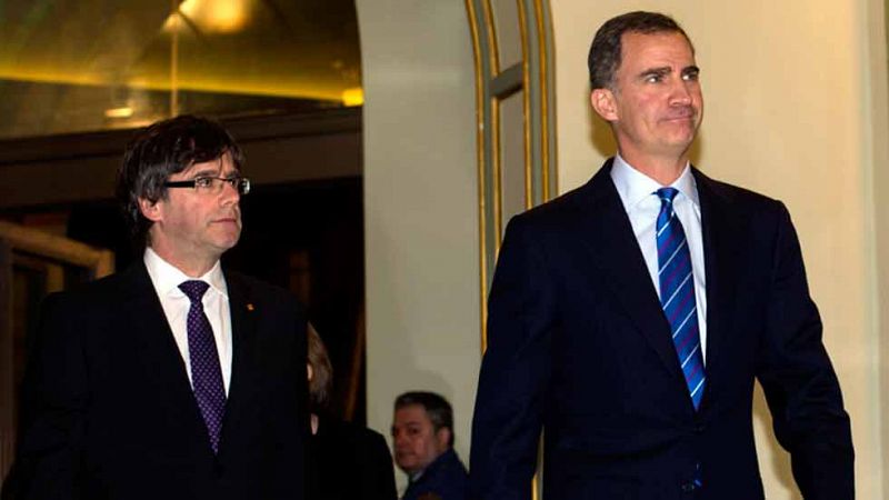 El rey subraya ante Puigdemont que Cataluña y el Estado deben trabajar juntos por el bien común