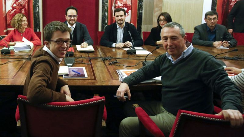 La reunión a cuatro termina con "avances" y el PSOE insiste en pactar a la vez con Podemos y Ciudadanos