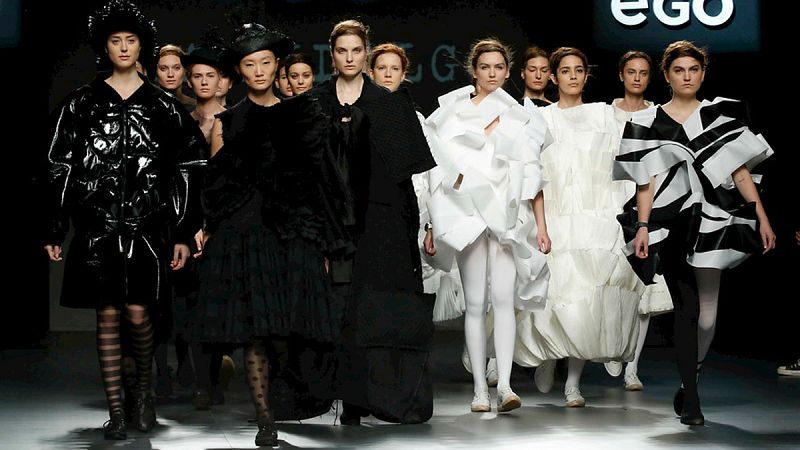 Ela Fidalgo se gradúa en EGO