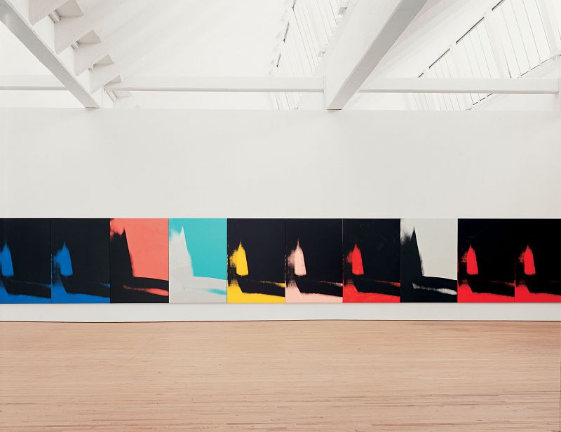 Las irrepetibles 'Sombras' de Warhol lucen en el Guggenheim