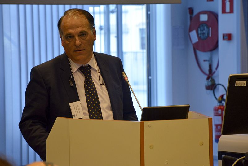 Tebas acusa al máximo accionista del Recreativo de mentir