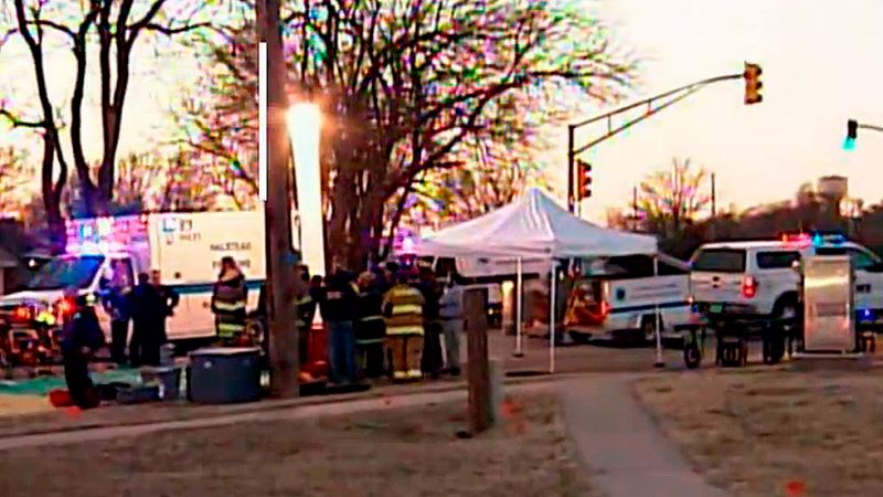 Al menos cuatro muertos y 14 heridos en un tiroteo en Kansas