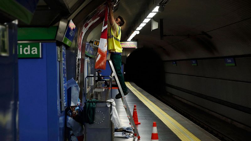 La tasa media de paro bajó hasta el 22,06% en 2015, con la tasa de actividad más baja en ocho años