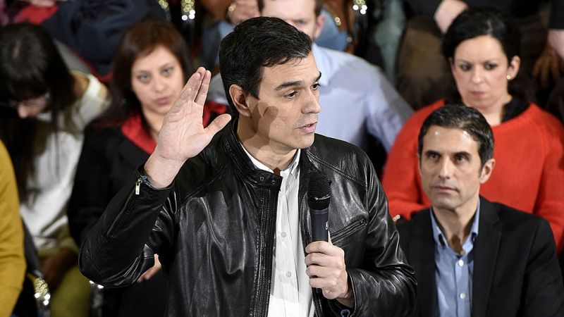 Sánchez insiste ante la militancia socialista en que va a derogar la reforma laboral del PP