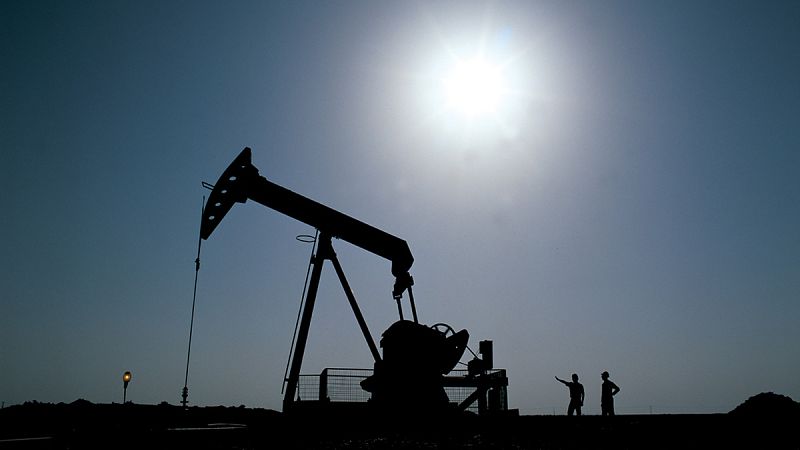 La petrolera italiana Eni perdió 8.821 millones de euros en 2015 por la caída del precio del crudo