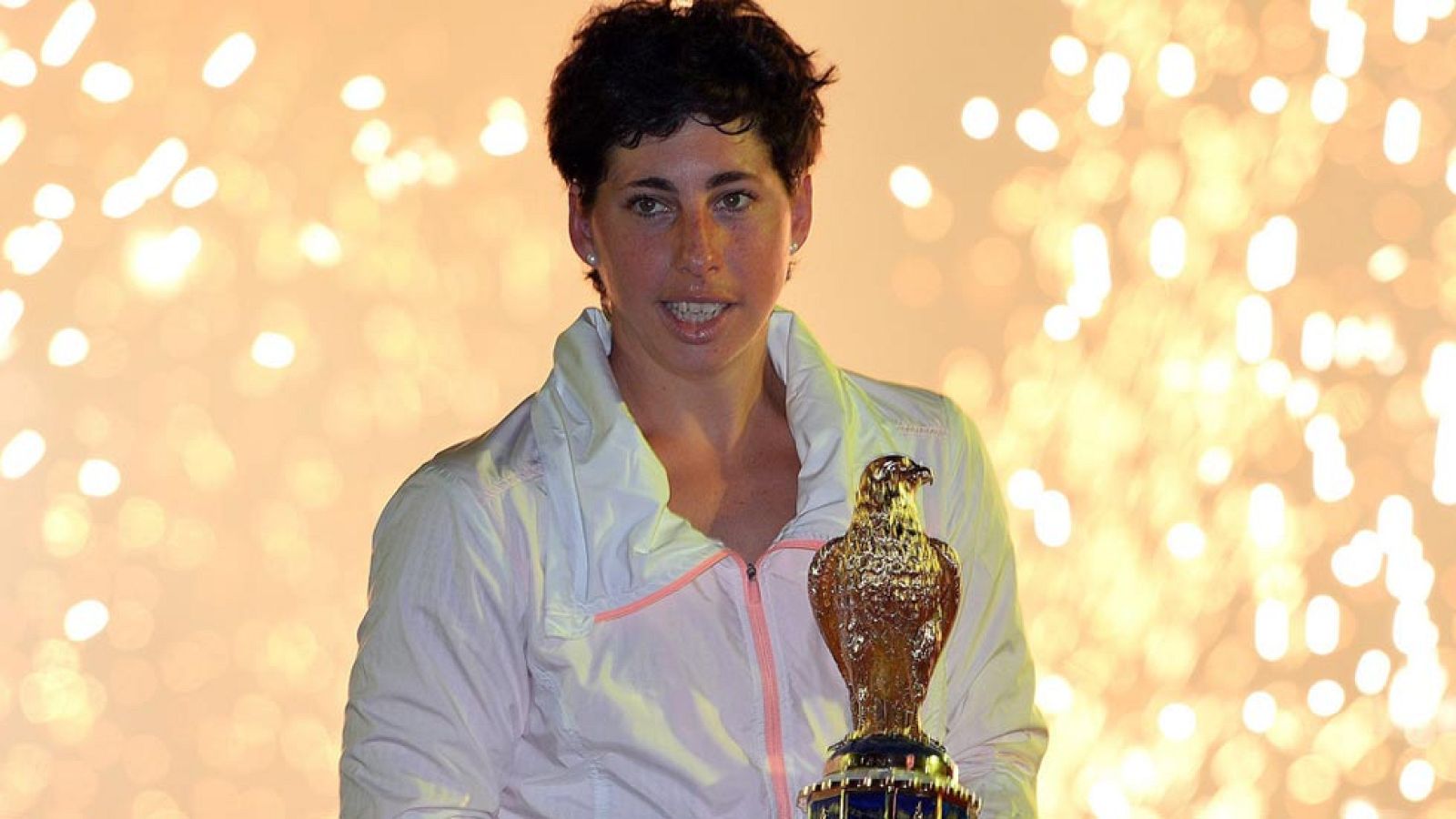 Carla Suárez se proclama campeona en Doha y alza su segundo título WTA | Ver