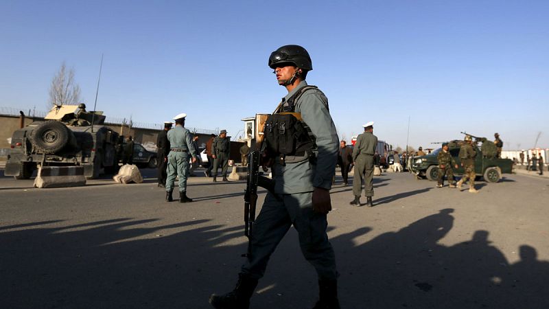 Dos ataques suicidas en Afganistán dejan una treintena de muertos