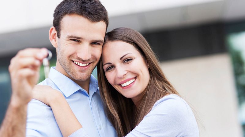 El 80% de los menores de 30 años aún vive con sus padres y más de un tercio está en riesgo de pobreza