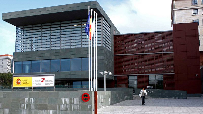 El gasto en prestaciones por desempleo bajó un 10,7% en enero y la cobertura cae al 55,7%