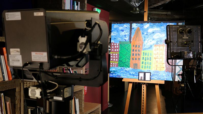 Google presenta una cámara de súper alta resolución que permite "bucear" en las obras de arte