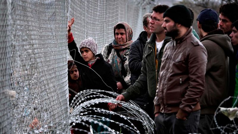 Tusk plantea implantar un sistema "rápido y a gran escala" para expulsar a los inmigrantes que lleguen a Grecia