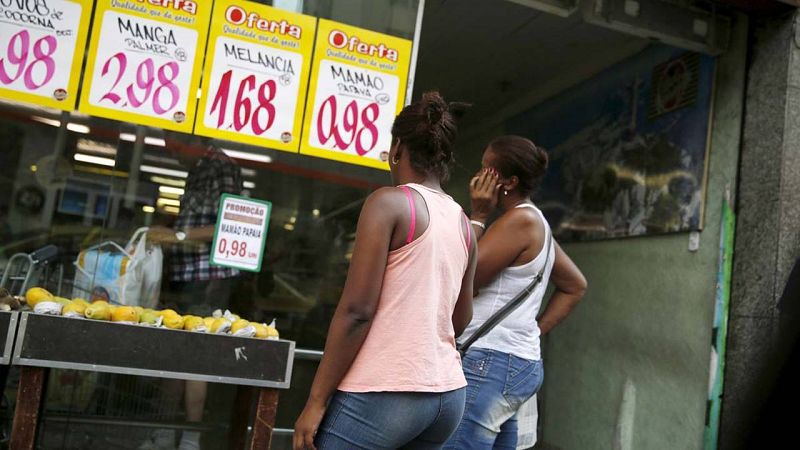 La economía de Brasil se contrajo un 3,8% en 2015, su peor resultado en 25 años