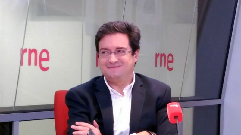 Óscar López acusa a Podemos de "frenar el cambio" y dice que el PSOE "hablará hasta el último minuto"