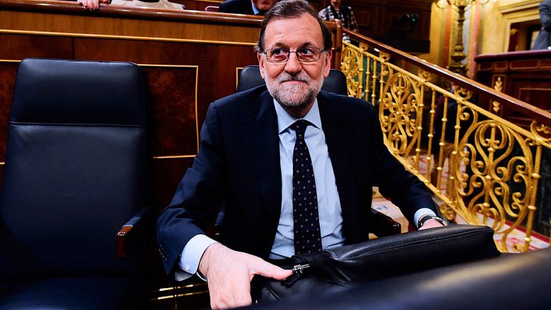 Rajoy dice que va a intentar formar gobierno y pide hablar "ya" de los problemas de la gente