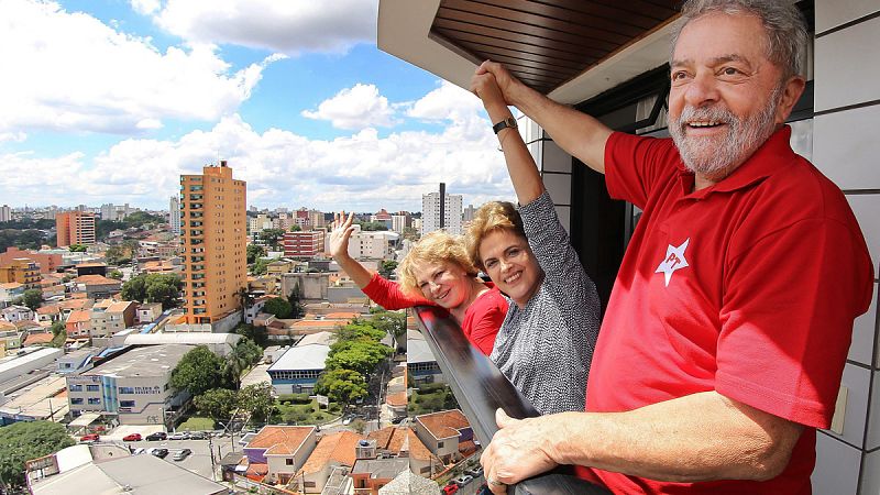 Rousseff visita a Lula tras el interrogatorio por Petrobas y le muestra su apoyo