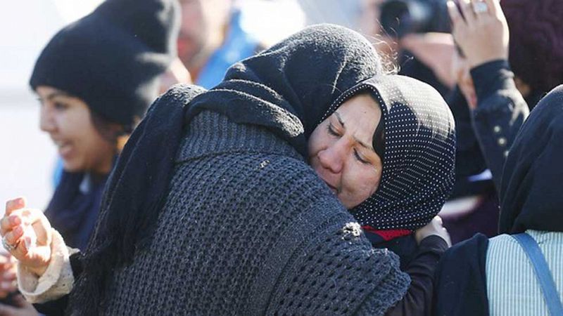 Al menos 18 muertos al naufragar un bote con refugiados en la costa turca