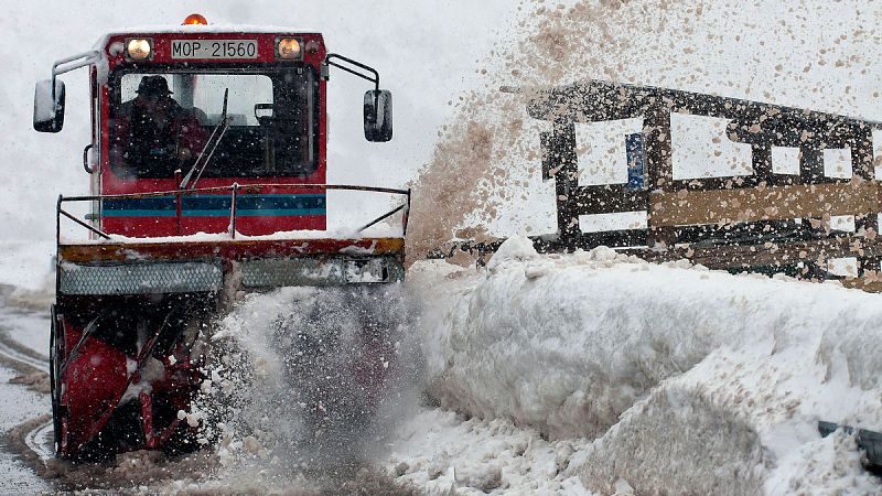 El temporal se recrudece este lunes con una treintena de provincias en alerta de viento, nieve y fuerte oleaje