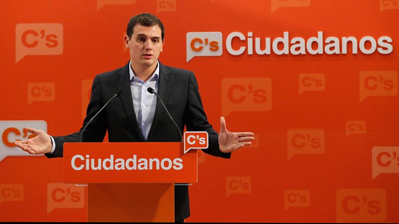 Rivera: Rajoy no es "idóneo" pero si se pone otro "ya todo cambia"