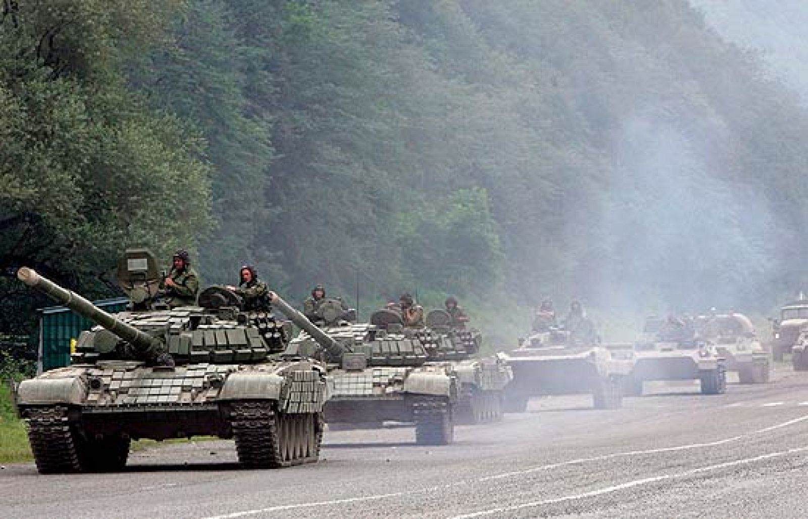 Las grandes potencias miran con preocupación la guerra desatada en Georgia.