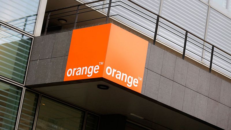 Los sindicatos pactan con Orange y Jazztel un ERE voluntario que afectará a un máximo de 496 trabajadores