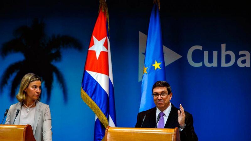 La Unión Europea y Cuba firman el acuerdo que abre la puerta a normalizar sus relaciones diplomáticas
