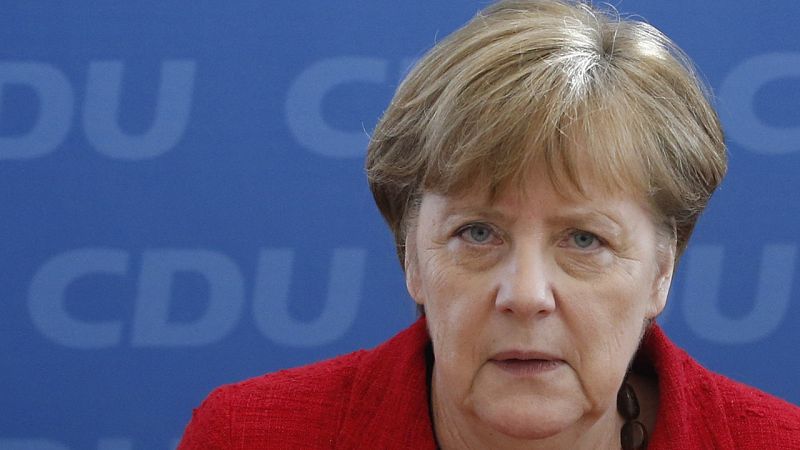 Merkel mantendrá su política migratoria a pesar del revés electoral