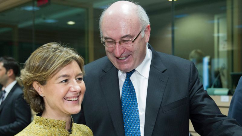 Bruselas propone nuevas ayudas para afrontar las crisis en los sectores lácteo, porcino y hortofrutícola